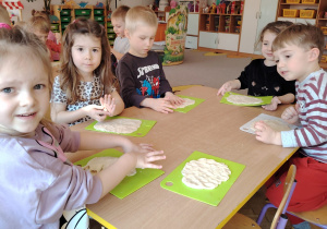 "Tajemnice prehistorycznego świata dinozaurów"-czyli projekt edukacyjny w grupie II