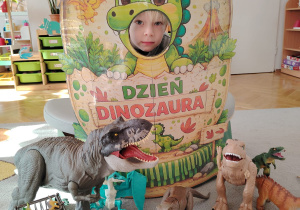 "Tajemnice prehistorycznego świata dinozaurów"-czyli projekt edukacyjny w grupie II