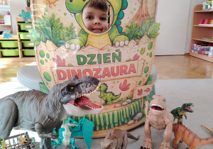 "Tajemnice prehistorycznego świata dinozaurów"-czyli projekt edukacyjny w grupie II