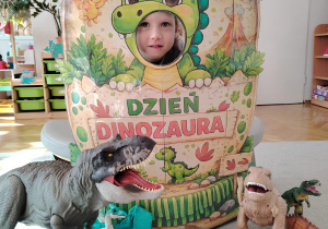 "Tajemnice prehistorycznego świata dinozaurów"-czyli projekt edukacyjny w grupie II