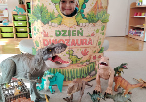 "Tajemnice prehistorycznego świata dinozaurów"-czyli projekt edukacyjny w grupie II