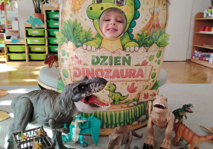 "Tajemnice prehistorycznego świata dinozaurów"-czyli projekt edukacyjny w grupie II