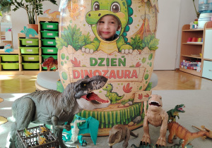 "Tajemnice prehistorycznego świata dinozaurów"-czyli projekt edukacyjny w grupie II