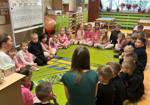 "Herbaciana niespodzianka"- Dzień Kobiet w gr. VI