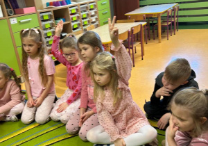 "Herbaciana niespodzianka"- Dzień Kobiet w gr. VI