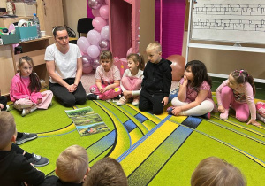 "Herbaciana niespodzianka"- Dzień Kobiet w gr. VI