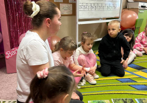 "Herbaciana niespodzianka"- Dzień Kobiet w gr. VI