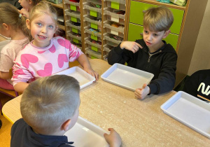 "Herbaciana niespodzianka"- Dzień Kobiet w gr. VI