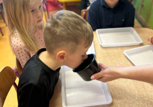 "Herbaciana niespodzianka"- Dzień Kobiet w gr. VI