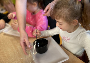 "Herbaciana niespodzianka"- Dzień Kobiet w gr. VI