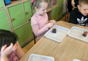 "Herbaciana niespodzianka"- Dzień Kobiet w gr. VI