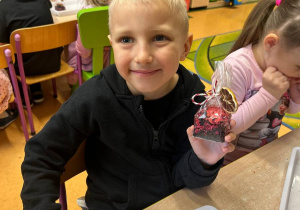 "Herbaciana niespodzianka"- Dzień Kobiet w gr. VI