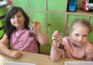 "Herbaciana niespodzianka"- Dzień Kobiet w gr. VI