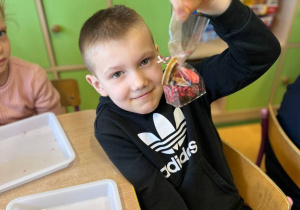 "Herbaciana niespodzianka"- Dzień Kobiet w gr. VI