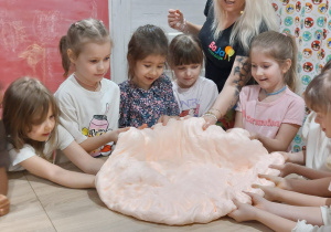 ,,Dzień Kobiet w sali animacyjnej BaJa” – grupa V