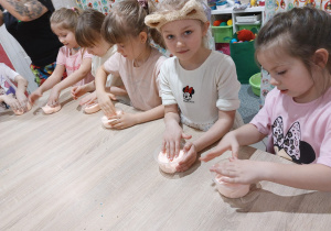 ,,Dzień Kobiet w sali animacyjnej BaJa” – grupa V