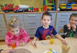 Salon pięknych fryzur w grupie X na DZIEŃ KOBIET