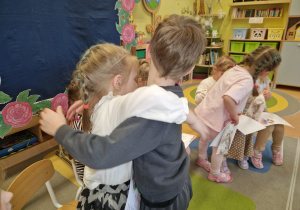 Salon pięknych fryzur w grupie X na DZIEŃ KOBIET