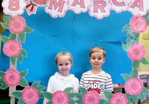 Salon pięknych fryzur w grupie X na DZIEŃ KOBIET