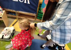 Salon pięknych fryzur w grupie X na DZIEŃ KOBIET