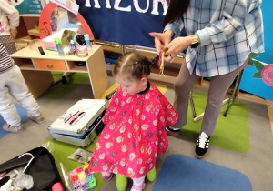 Salon pięknych fryzur w grupie X na DZIEŃ KOBIET