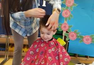 Salon pięknych fryzur w grupie X na DZIEŃ KOBIET