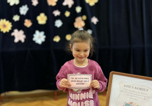 "Słoik pozytywnych myśli"- Dzień Kobiet w grupie VII