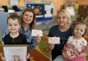 "Słoik pozytywnych myśli"- Dzień Kobiet w grupie VII