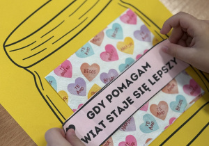 "Słoik pozytywnych myśli"- Dzień Kobiet w grupie VII