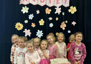 "Słoik pozytywnych myśli"- Dzień Kobiet w grupie VII