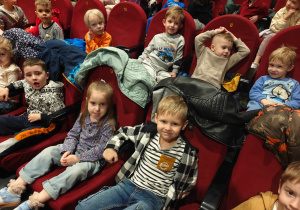 „Magiczny Świat Pana Andersena”- przedstawienie teatralne w KCK (gr. II,III,VI,X)