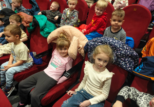 „Magiczny Świat Pana Andersena”- przedstawienie teatralne w KCK (gr. II,III,VI,X)