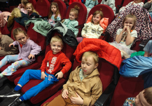 „Magiczny Świat Pana Andersena”- przedstawienie teatralne w KCK (gr. II,III,VI,X)