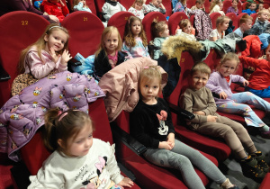 „Magiczny Świat Pana Andersena”- przedstawienie teatralne w KCK (gr. II,III,VI,X)