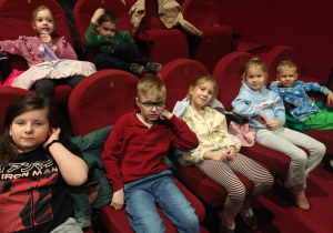 „Magiczny Świat Pana Andersena”- przedstawienie teatralne w KCK (gr. II,III,VI,X)