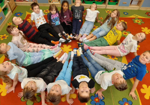 Dzień Kolorowej Skarpetki – grupa IV i V