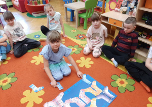 Dzień Kolorowej Skarpetki – grupa IV i V