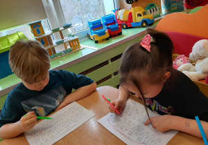 Dzień Kolorowej Skarpetki – grupa IV i V