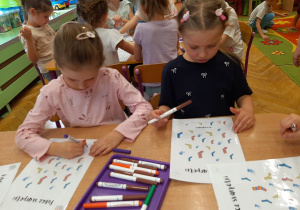 Dzień Kolorowej Skarpetki – grupa IV i V