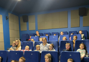 Pierwsza kinowa przygoda maluszków z grupy VII