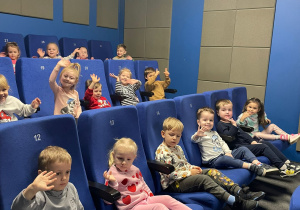 Pierwsza kinowa przygoda maluszków z grupy VII