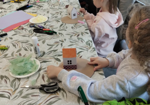 ZAJĄCZKOWE MIASTECZKO I MAGICZNE JAJO – Wielkanocne Warsztaty grupy X w Głodnie.