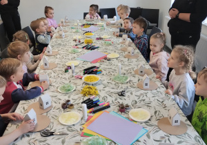 ZAJĄCZKOWE MIASTECZKO I MAGICZNE JAJO – Wielkanocne Warsztaty grupy X w Głodnie.