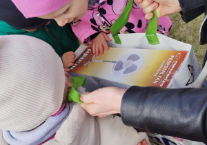 ZAJĄCZKOWE MIASTECZKO I MAGICZNE JAJO – Wielkanocne Warsztaty grupy X w Głodnie.