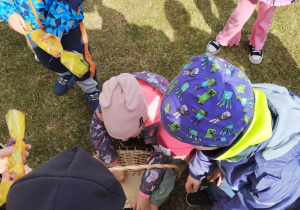 ZAJĄCZKOWE MIASTECZKO I MAGICZNE JAJO – Wielkanocne Warsztaty grupy X w Głodnie.