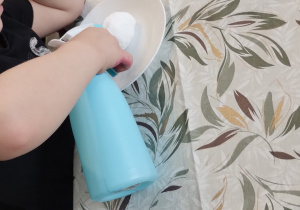 ZAJĄCZKOWE MIASTECZKO I MAGICZNE JAJO – Wielkanocne Warsztaty grupy X w Głodnie.