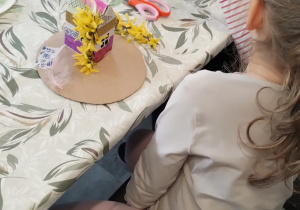 ZAJĄCZKOWE MIASTECZKO I MAGICZNE JAJO – Wielkanocne Warsztaty grupy X w Głodnie.