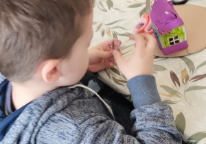 ZAJĄCZKOWE MIASTECZKO I MAGICZNE JAJO – Wielkanocne Warsztaty grupy X w Głodnie.