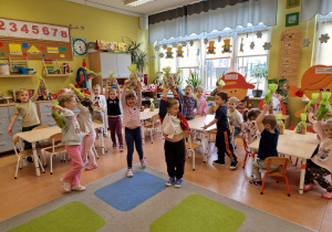 ZAJĄCZKOWE MIASTECZKO I MAGICZNE JAJO – Wielkanocne Warsztaty grupy X w Głodnie.