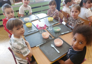 ,,Eksperymenty z jajkiem” - Wielkanocne warsztaty z KidsLab w grupie V